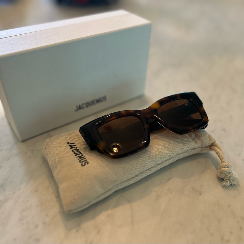 Jacquemus Baci Sunglasses